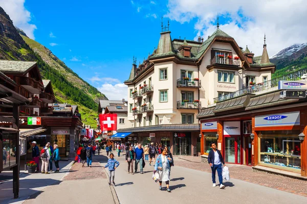 Maisons traditionnelles à Zermatt, Suisse — Photo