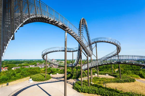 Инсталляция Tiger and Turtle, Дуйсбург — стоковое фото