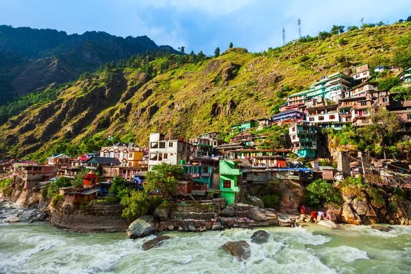 Coloridas casas locales en Manikaran, India — Foto de Stock