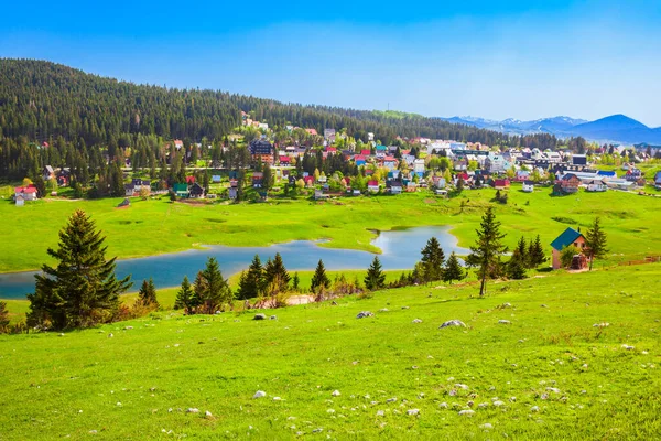 Πόλη Zabljak Και Ορεινή Οροσειρά Durmitor Στο Μαυροβούνιο — Φωτογραφία Αρχείου