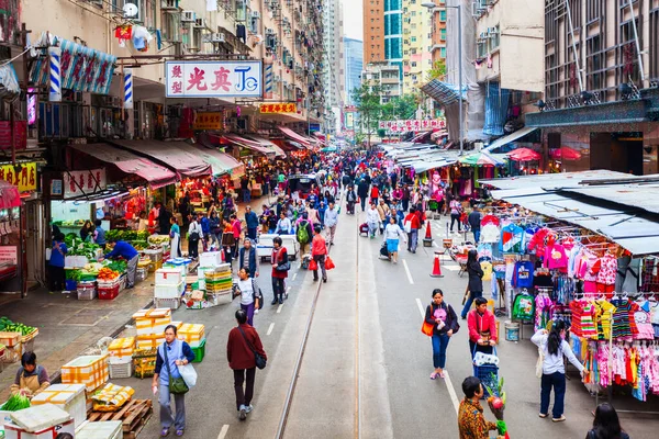 Hong Kong Luty 2013 Przejazd Dla Pieszych Przez Bardzo Ruchliwe — Zdjęcie stockowe