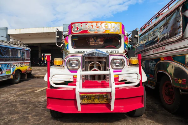 Manila Philippines Februari 2013 Jeepneys Zijn Populair Openbaar Vervoer Filippijnen — Stockfoto