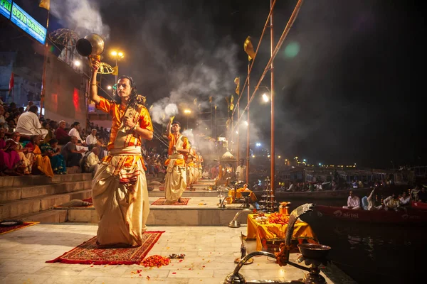 Varanasi India April 2012 Ganga Aarti Ceremoni För Att Hedra — Stockfoto