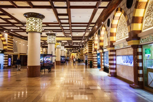ドバイ アラブ首長国連邦 2019年2月25日 ソークはアラブ首長国連邦のドバイモールにあるアラビア市場です — ストック写真