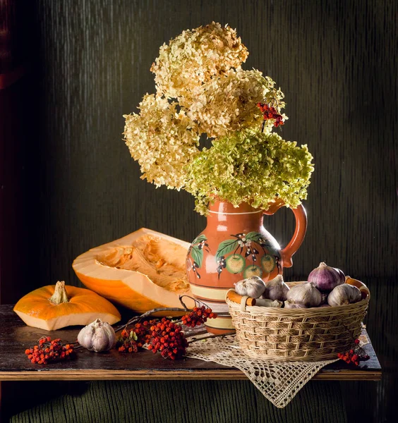 Autumn fertility. gifts of autumn vegetables — Stock Photo, Image