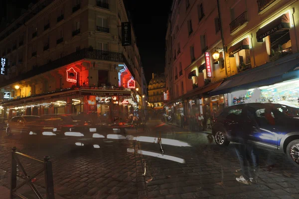 Down street in Paris at night — Stock Photo, Image