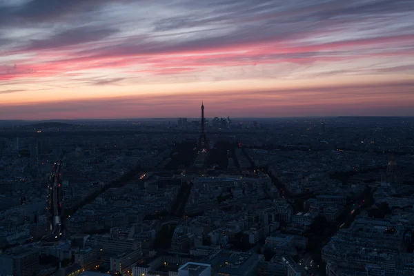 Красивый закат в Париже — стоковое фото