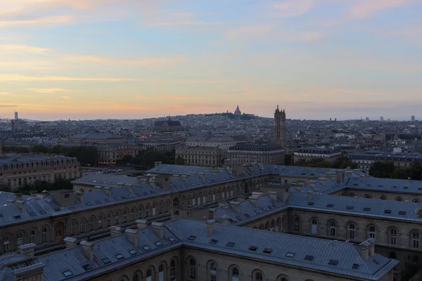 Гарний захід сонця в Парижі — стокове фото