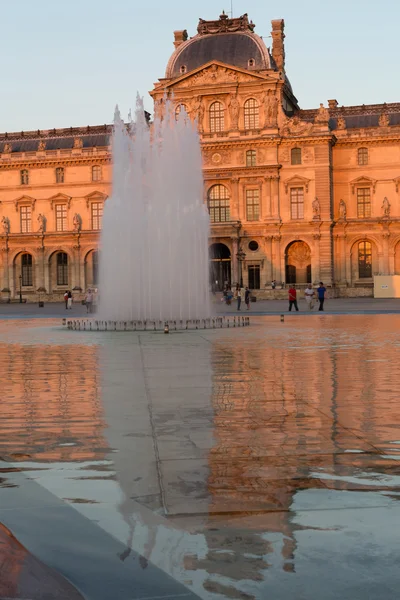 Louvre Müzesi - Paris — Stok fotoğraf