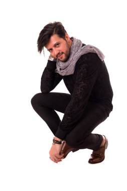 genç bir adam stüdyo çekim