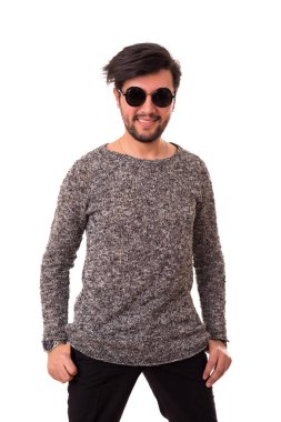 Stüdyoda poz veren adam