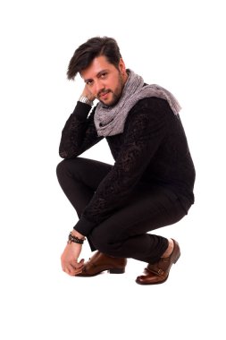 genç bir adam stüdyo çekim