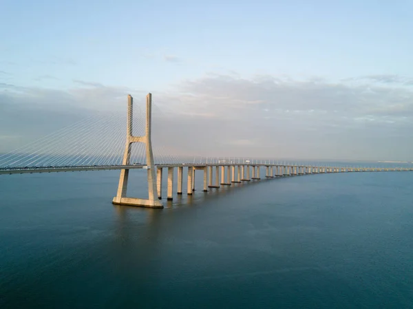 Міст Васко да Гами - Лісабон. — стокове фото