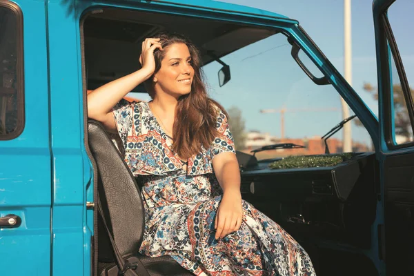 mutlu bir kadın tatil