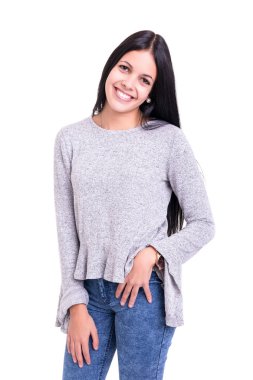 Güzel genç casual kadın stüdyo çekim