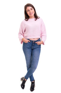 Beyaz arka plan üzerinde izole bir güzel genç casual kadın, stüdyo çekim