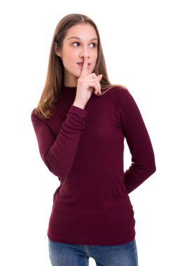 Sessizlik, beyaz arka plan üzerinde izole isteyen güzel genç kadın