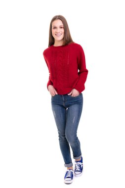 Genç kadında güzel rahat kıyafetler, beyaz arka plan üzerinde izole stüdyo çekim 