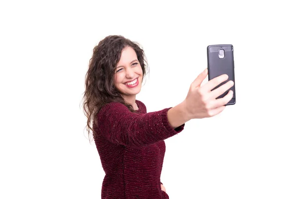 Joyeux Jeune Femme Prenant Photographie Autoportrait Par Téléphone Intelligent Sur — Photo