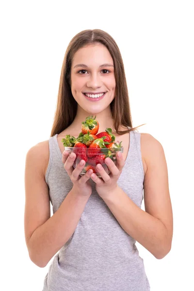 Junge Frau Hält Schale Mit Erdbeeren Auf Weißem Hintergrund — Stockfoto