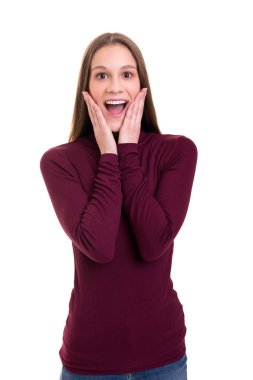 Beyaz arka plan üzerinde izole şaşırtıcı genç kadın