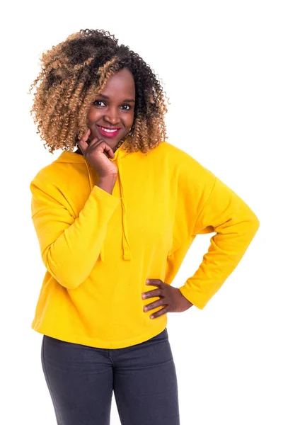 Hermosa Joven Africana Posando Aislada Sobre Blanca — Foto de Stock