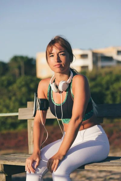 Joven Hermosa Mujer China Haciendo Ejercicio Playa Amanecer Atardecer Fotos De Stock Sin Royalties Gratis