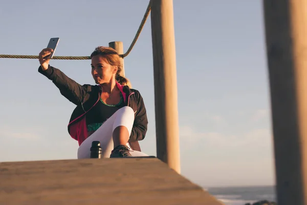 Mooie Jonge Vrouw Nemen Pauze Van Workout Stockfoto