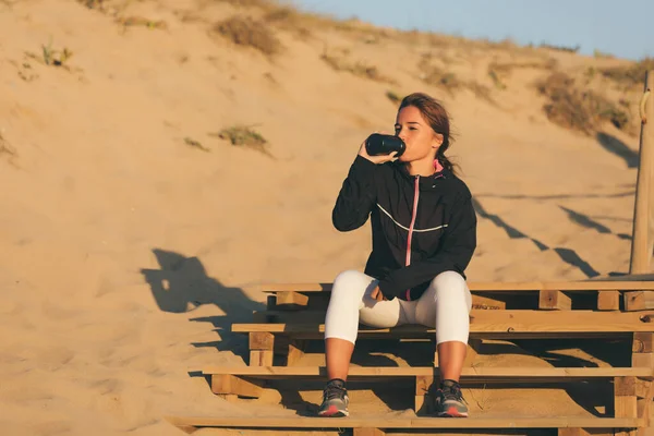 Joven Hermosa Mujer China Haciendo Ejercicio Playa Amanecer Atardecer —  Fotos de Stock