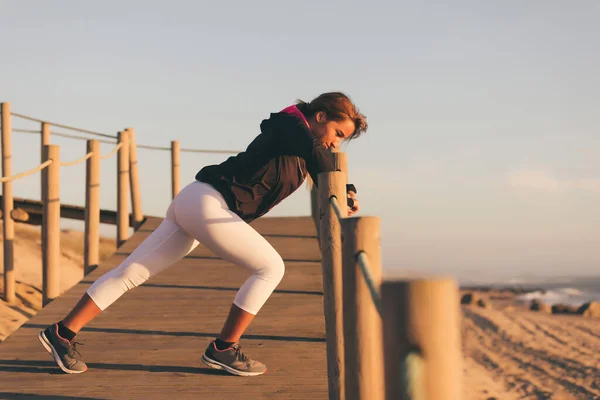 Young Beautiful Chinese Woman Exercising Beach Sunrise Sunset — Stock Photo, Image