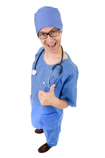 Médico masculino va pulgar hacia arriba, longitud completa, aislado en blanco — Foto de Stock