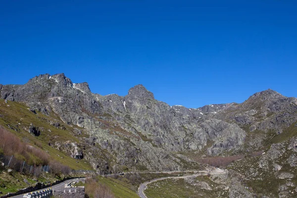 Widok na góry Serra da Estrela w Portugalii — Zdjęcie stockowe