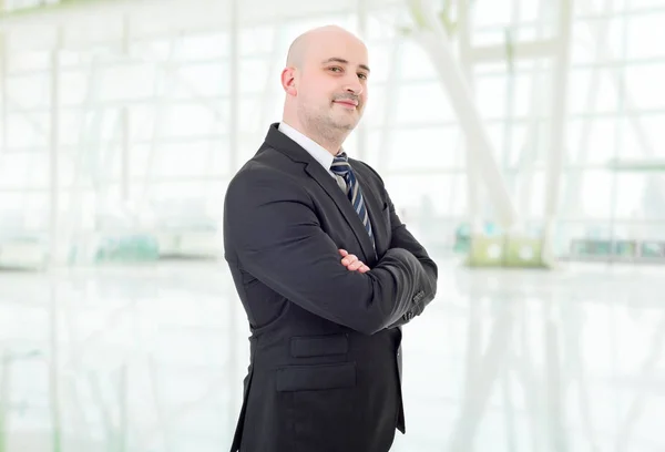 Glücklicher Geschäftsmann Porträt im Büro — Stockfoto