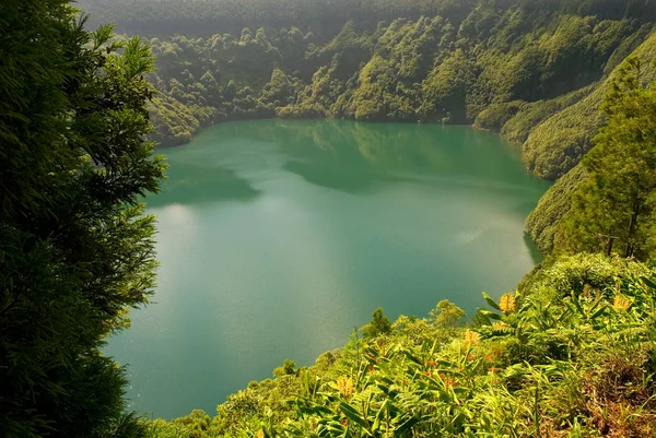 Lago Santiago. Ilha Portuguesa de São Miguel nos Açores — Fotografia de Stock
