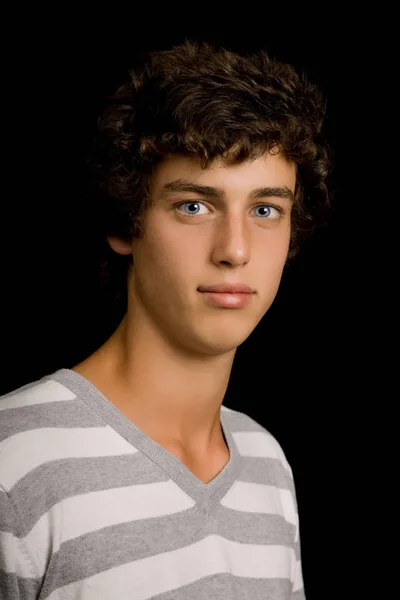 Retrato de hombre joven, sobre fondo negro — Foto de Stock