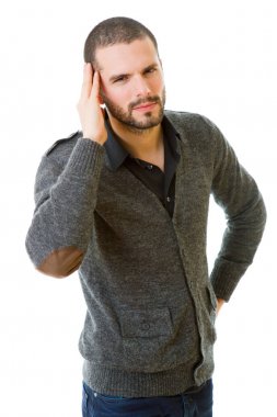 Başı ağrıyan, bembeyaz genç bir adam.