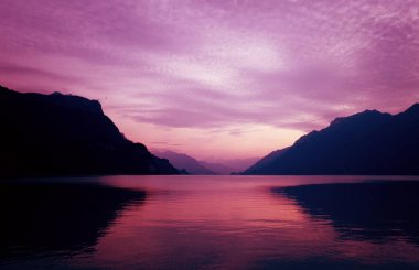 İsviçre, Brienz 'de gün batımında İsviçre Gölü