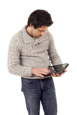 Genç casual adam izole onun tablet pc için arıyorum