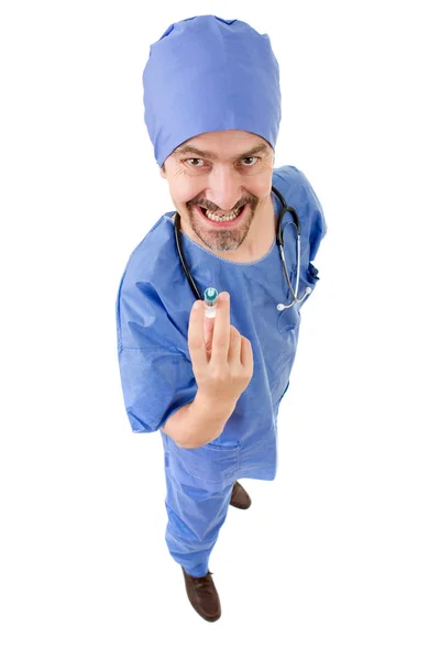 Gekke dokter met een spuit, volledige lengte, geïsoleerd — Stockfoto