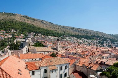 Hırvatistan 'ın Dubrovnik kentindeki eski kilise ve tarihi binalara