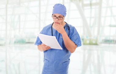 notlarını hastanedeki isteyen merak doktor