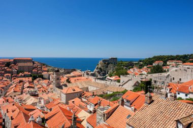 Hırvatistan 'ın Dubrovnik kentindeki eski kilise ve tarihi binalara