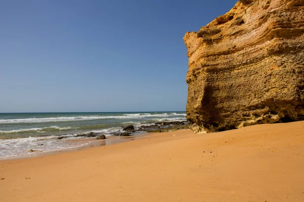 Albufeira, Algarve 'deki güzel sahil, Portekiz' in güneyi.