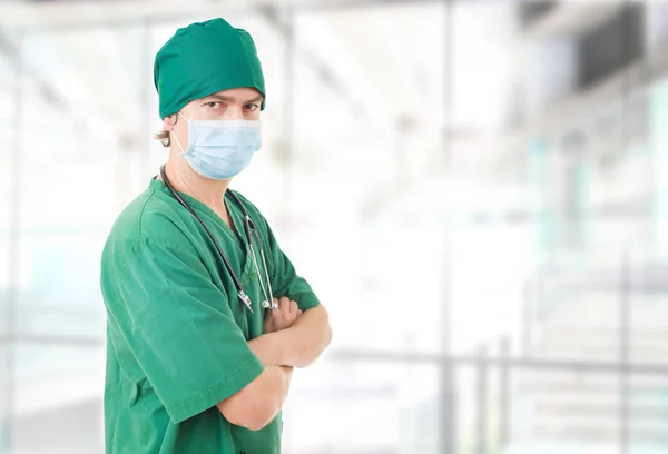 Glad manlig läkare på sjukhuset — Stockfoto