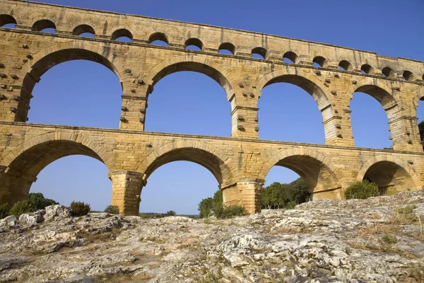 Pont du Gard, Roman aqueduct in southern France near Nimes — Stock Photo, Image