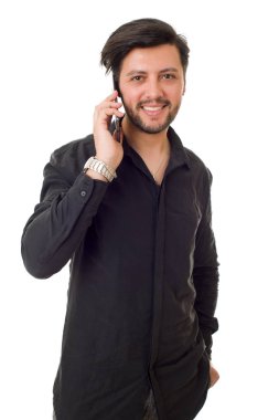 Genç casual mutlu adam telefonda izole