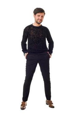 Beyaz arka planda mutlu, sıradan bir adam.