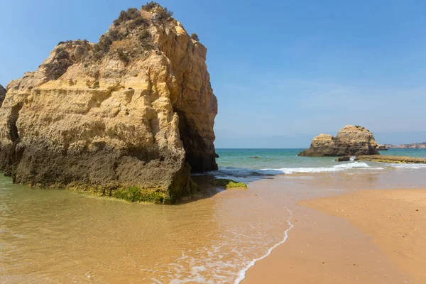 Pláž Praia da Rocha, v Algarve, Portugalsko — Stock fotografie