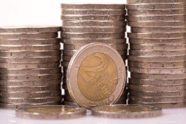 büyük miktarda iki Euro para sikke.