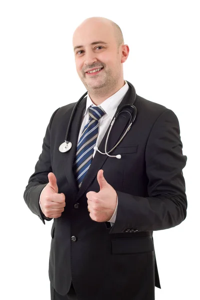 Feliz médico masculino va pulgar hacia arriba, aislado sobre fondo blanco —  Fotos de Stock